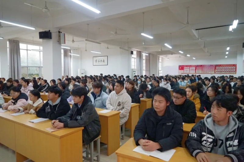 我校副校长张淑爱教授讲授专题思政课